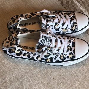 New Converse Chuck Taylor All Star shoes. Size 8